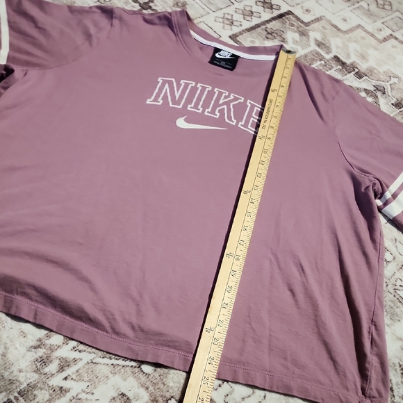 NIKE | Women's Dusty Rose Short Sleeve Athletic Sporty Varisty Stripe Tee | 1X - Picture 4 of 10